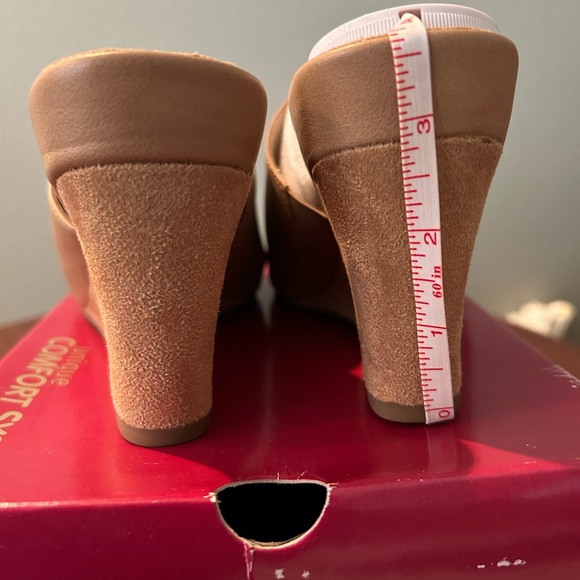 NWT-A2 By Designer Aerosoles Tan Summer Mules Sandles - Picture 5 of 7